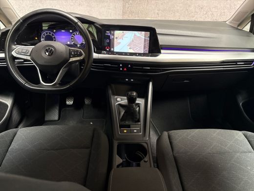 Volkswagen Golf 1.5 TSI Sport (4 CILINDER, APPLE CARPLAY, GROOT NAVI, STUUR/STOELVERWARMING, KEYLESS, GETINT GLAS... ActivLease financial lease