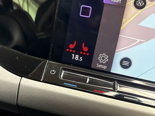 Volkswagen Golf 1.5 TSI Sport (4 CILINDER, APPLE CARPLAY, GROOT NAVI, STUUR/STOELVERWARMING, KEYLESS, GETINT GLAS... ActivLease financial lease