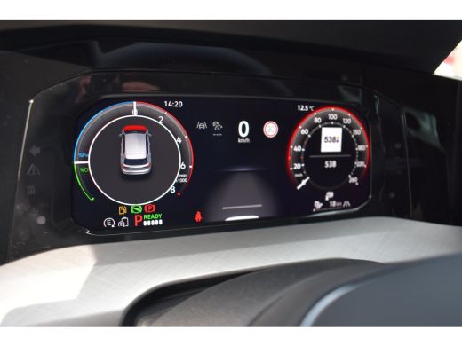 Volkswagen Golf Life Edition eHybrid | 'App-Connect' draadloze smartphone integratie | Achterbank in ongelijke de... ActivLease financial lease