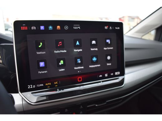 Volkswagen Golf Life Edition eHybrid | 'App-Connect' draadloze smartphone integratie | Achterbank in ongelijke de... ActivLease financial lease