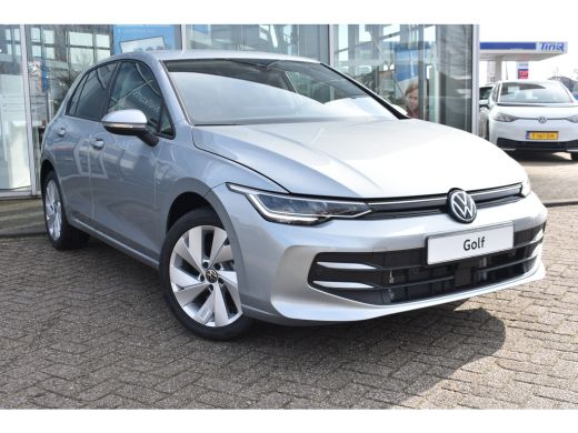 Volkswagen Golf Life Edition eHybrid | 'App-Connect' draadloze smartphone integratie | Achterbank in ongelijke de... ActivLease financial lease