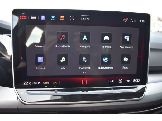 Volkswagen Golf Life Edition eHybrid | 'App-Connect' draadloze smartphone integratie | Achterbank in ongelijke de... ActivLease financial lease