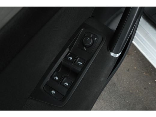 Volkswagen Touran 2.0 TDI Comfortline apple carplay, stoelverw. climate, ActivLease financial lease