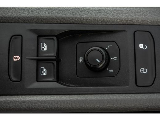 Volkswagen Transporter 2.0 TDI L2H1 | 150 PK | Cruise | Airco | Trekhaak ActivLease financial lease