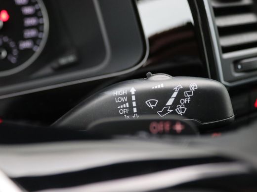 Volkswagen Transporter 2.0 TDI L2H1 DC 4Motion Highline 199PK DSG Caravelle, Schuifdak, Trekhaak, Memorystoel, Adaptieve... ActivLease financial lease