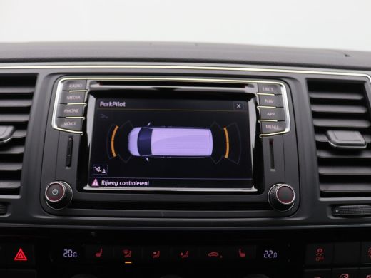 Volkswagen Transporter 2.0 TDI L2H1 DC 4Motion Highline 199PK DSG Caravelle, Schuifdak, Trekhaak, Memorystoel, Adaptieve... ActivLease financial lease