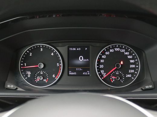 Volkswagen Transporter 2.0 TDI L2H1 DC 4Motion Highline 199PK DSG Caravelle, Schuifdak, Trekhaak, Memorystoel, Adaptieve... ActivLease financial lease