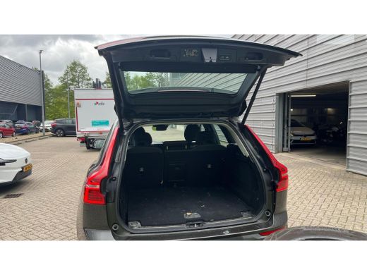 Volvo  XC60 B5 250PK Momentum + | Memory | Park Assist | Blis | Trekhaak | Stoel verw voor + achter ActivLease financial lease