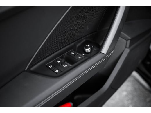 Audi A3 Sportback 30 TFSI S edition | ACC | Sportstoelen | LED | Car Play | ActivLease financial lease
