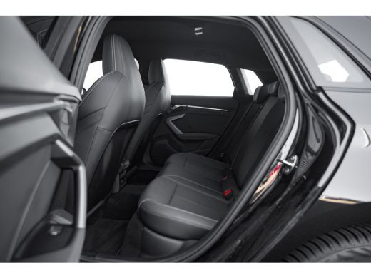 Audi A3 Sportback 30 TFSI S edition | ACC | Sportstoelen | LED | Car Play | ActivLease financial lease