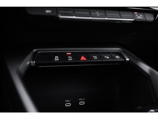 Audi A3 Sportback 30 TFSI S edition | ACC | Sportstoelen | LED | Car Play | ActivLease financial lease