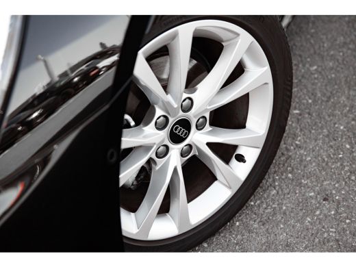 Audi A3 Sportback 30 TFSI S edition | ACC | Sportstoelen | LED | Car Play | ActivLease financial lease