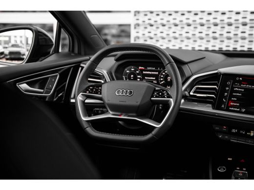 Audi Q4 Sportback e-tron 45 S Edition 82 kWh | Head up Display | Achteruitrijcamera | ACC | Stoelverwarming | ActivLease financial lease