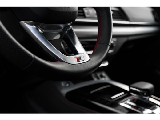 Audi Q5 55 TFSI e quattro Competition 367 PK | Trekhaak | Luchtvering | Panoramadak | Luxe lederen Sports... ActivLease financial lease