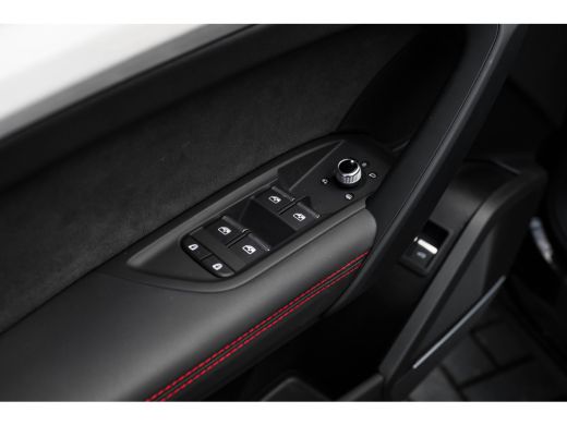 Audi Q5 55 TFSI e quattro Competition 367 PK | Trekhaak | Luchtvering | Panoramadak | Luxe lederen Sports... ActivLease financial lease