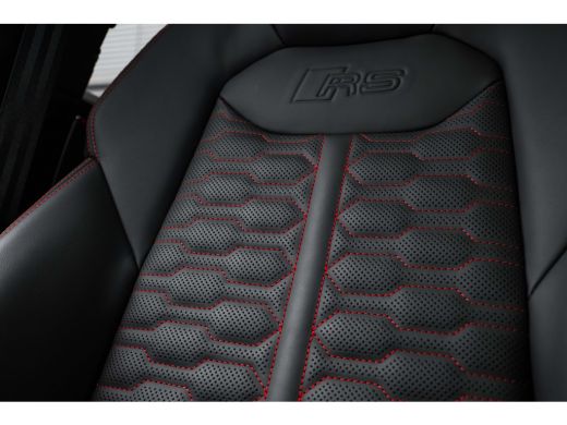 Audi Q8 4.0 TFSI RS quattro 600PK | Trekhaak | Ceramisch | Soft-Close | B&O Advanced | Panorama Dak | Nac... ActivLease financial lease