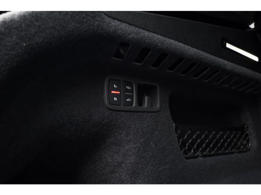 Audi Q8 4.0 TFSI RS quattro 600PK | Trekhaak | Ceramisch | Soft-Close | B&O Advanced | Panorama Dak | Nac... ActivLease financial lease