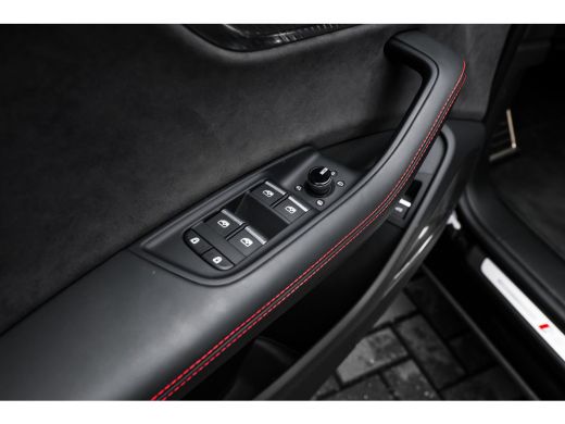 Audi Q8 4.0 TFSI RS quattro 600PK | Trekhaak | Ceramisch | Soft-Close | B&O Advanced | Panorama Dak | Nac... ActivLease financial lease