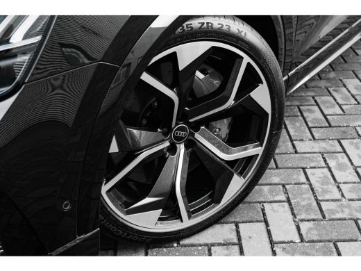 Audi Q8 4.0 TFSI RS quattro 600PK | Trekhaak | Ceramisch | Soft-Close | B&O Advanced | Panorama Dak | Nac... ActivLease financial lease