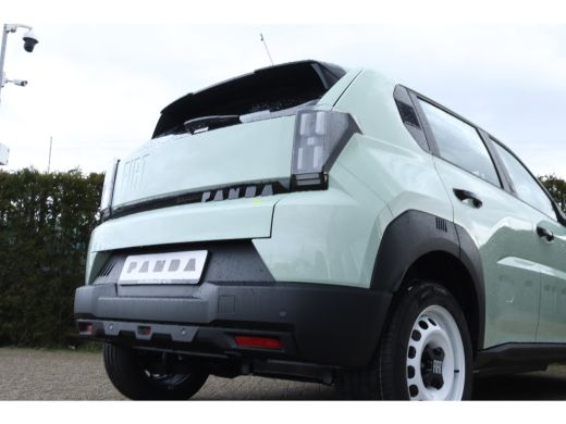 Fiat Grande Panda RED 11kW 44 kWh | Airco | Apple Carplay/Android Auto|telefoonintegratie premium | Cruise control ActivLease financial lease
