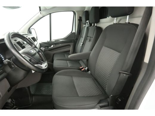 Ford Transit Custom 2.0 TDCI L1H1 | Airco | Cruise | 3 Zits | Trekhaak | Parkeersens. ActivLease financial lease