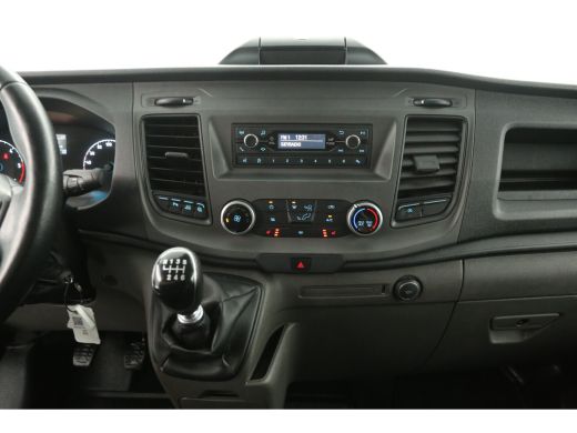 Ford Transit Custom 2.0 TDCI L1H1 | Airco | Cruise | 3 Zits | Trekhaak | Parkeersens. ActivLease financial lease