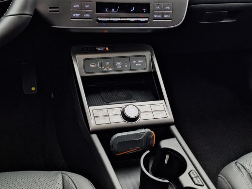Hyundai Kona 1.6 GDI HEV Premium Sky | Uit voorraad leverbaar! | Schuif-/kantel dak | Elektrische stoelen | St... ActivLease financial lease