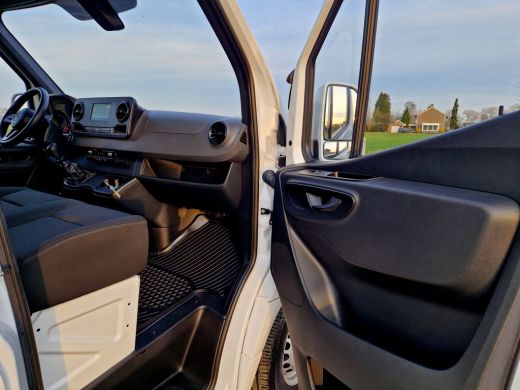 Mercedes-Benz Sprinter 211 1.9 CDI L2 H2 - 110 Pk - Euro 6 - Airco - Cruise Control - ParkeerCamera ActivLease financial lease