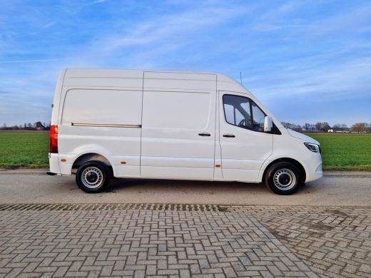 Mercedes-Benz Sprinter 211 1.9 CDI L2 H2 - 110 Pk - Euro 6 - Airco - Cruise Control - ParkeerCamera ActivLease financial lease