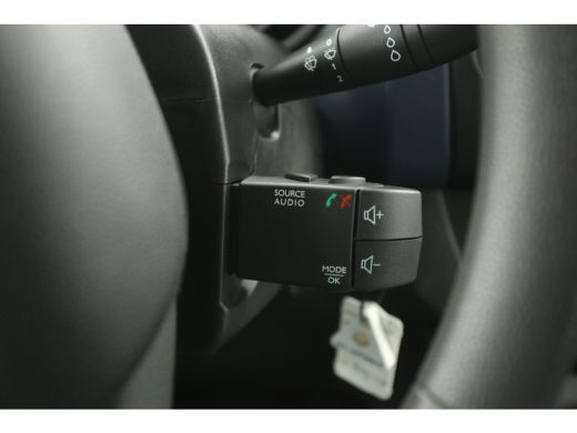 Opel Vivaro 1.6 CDTI L2H1 | DC | 6 Zits | Airco | Cruise | Trekhaak | Navi | Parkeersens. ActivLease financial lease