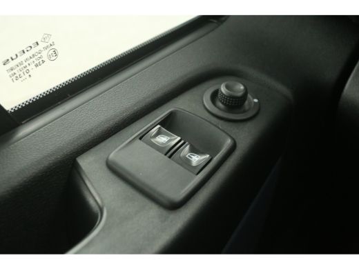 Opel Vivaro 1.6 CDTI L2H1 | DC | 6 Zits | Airco | Cruise | Trekhaak | Navi | Parkeersens. ActivLease financial lease