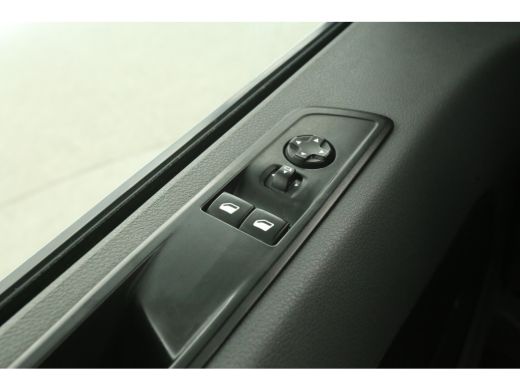 Opel Vivaro 2.0 CDTI L2H1 Innovation | Aut. | Airco | Cruise | 3 Zits | Trekhaak | Carplay | Imperiaal ActivLease financial lease