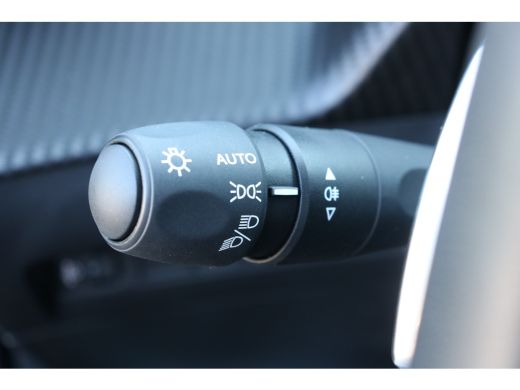 Peugeot 2008 1.2 Hybrid 136 Style | Cruise Control | Parkeersensoren achter | LED koplampen |Apple carplay | D... ActivLease financial lease