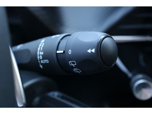Peugeot 2008 1.2 Hybrid 136 Style | Cruise Control | Parkeersensoren achter | LED koplampen |Apple carplay | D... ActivLease financial lease