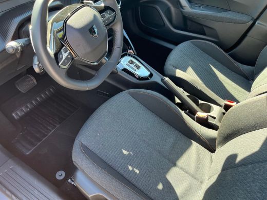 Peugeot 2008 1.2 Hybrid 136 Style | Cruise Control | Parkeersensoren achter | LED koplampen |Apple carplay | D... ActivLease financial lease