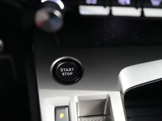 Peugeot 308 GT | Driver Sport Pack | Elektrische parkeerrem | Extra getinte achterste zijruiten en achterruit ActivLease financial lease