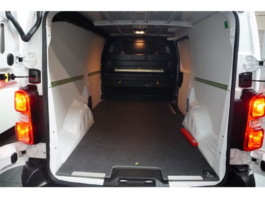 Peugeot Expert 2.0 BlueHDi 145 S&S Camera | Navigatie | Pack Moduwork | Houten Laadvloer | Climate Control | Car... ActivLease financial lease