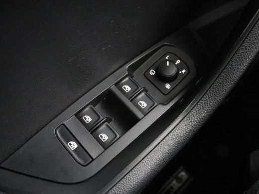 Skoda Karoq 1.5 TSI Business Edition Plus | Stoelverwarming | Adaptive cruise | Camera | Achterbankverwarming... ActivLease financial lease