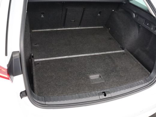 Skoda Octavia 1.5 e-TSI Business Edition | Stoelverwarming | Trekhaak | Camera | Carplay | Sfeerverlichting | M... ActivLease financial lease