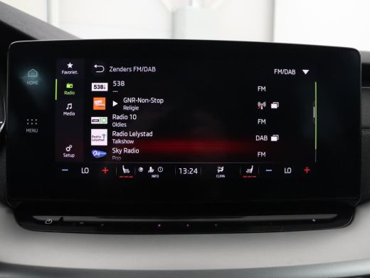 Skoda Octavia 1.5 e-TSI Business Edition | Stoelverwarming | Trekhaak | Camera | Carplay | Sfeerverlichting | M... ActivLease financial lease