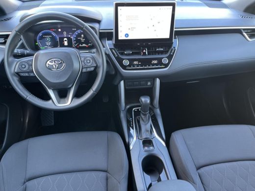 Toyota Corolla Cross Hybrid 200 Dynamic | Trekhaak | Carplay | LED Koplampen | Keyless entry | 18 inch LM-velgen | ActivLease financial lease