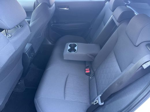 Toyota Corolla Cross Hybrid 200 Dynamic | Trekhaak | Carplay | LED Koplampen | Keyless entry | 18 inch LM-velgen | ActivLease financial lease