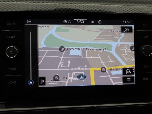 Volkswagen Taigo 1.0 TSi 110 Pk Automaat Life Business | Panorama dak | Adaptive cruise | Stoelverwarming | Trekha... ActivLease financial lease