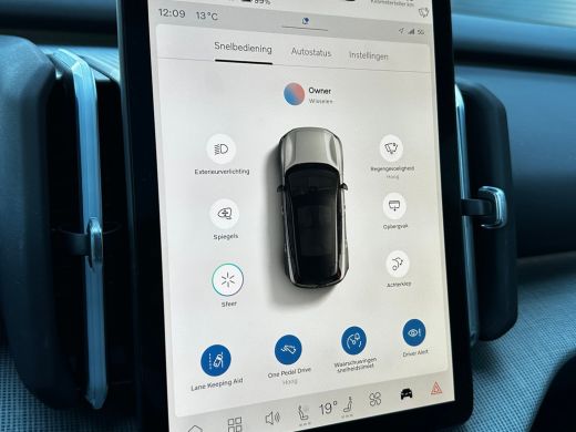 Volvo  EX30 Twin Motor Performance Ultra 69 kWh | Pine interieur! | Pano | Memory | Climate pack | 360 camera... ActivLease financial lease