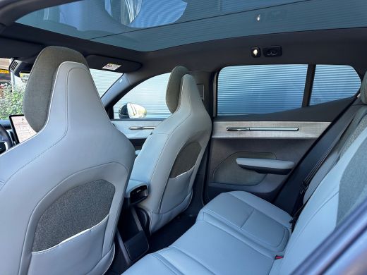 Volvo  EX30 Twin Motor Performance Ultra 69 kWh | Pine interieur! | Pano | Memory | Climate pack | 360 camera... ActivLease financial lease