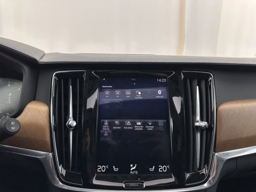 Volvo  V90 2.0 D4 Momentum Pro (INCL-BTW) Aut. *PANO | LEATHER | HEAD-UP | FULL-LED | MEMORY-PACK | HEATED-S... ActivLease financial lease