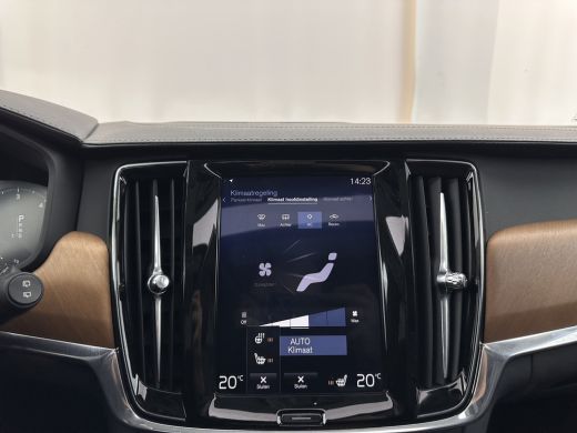 Volvo  V90 2.0 D4 Momentum Pro (INCL-BTW) Aut. *PANO | LEATHER | HEAD-UP | FULL-LED | MEMORY-PACK | HEATED-S... ActivLease financial lease