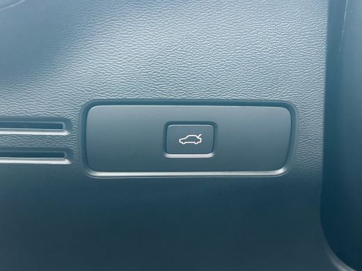 Volvo  XC40 2.0 B4 Plus Dark | Trekhaak | Memory-stoel | Climate pack | Harman/Kardon | All-seasons | Verwarm... ActivLease financial lease