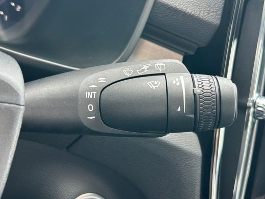 Volvo  XC40 2.0 B4 Plus Dark | Trekhaak | Memory-stoel | Climate pack | Harman/Kardon | All-seasons | Verwarm... ActivLease financial lease