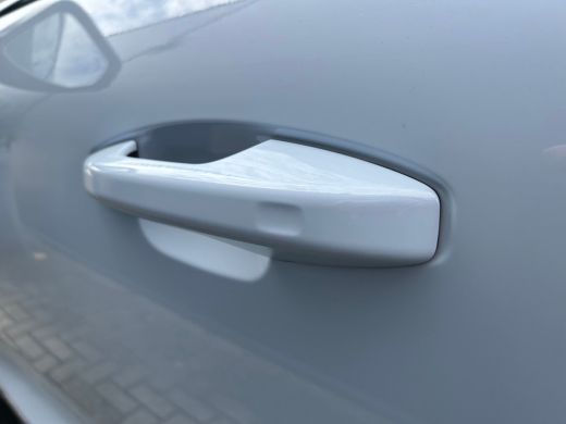 Volvo  XC40 2.0 B4 Plus Dark | Trekhaak | Memory-stoel | Climate pack | Harman/Kardon | All-seasons | Verwarm... ActivLease financial lease